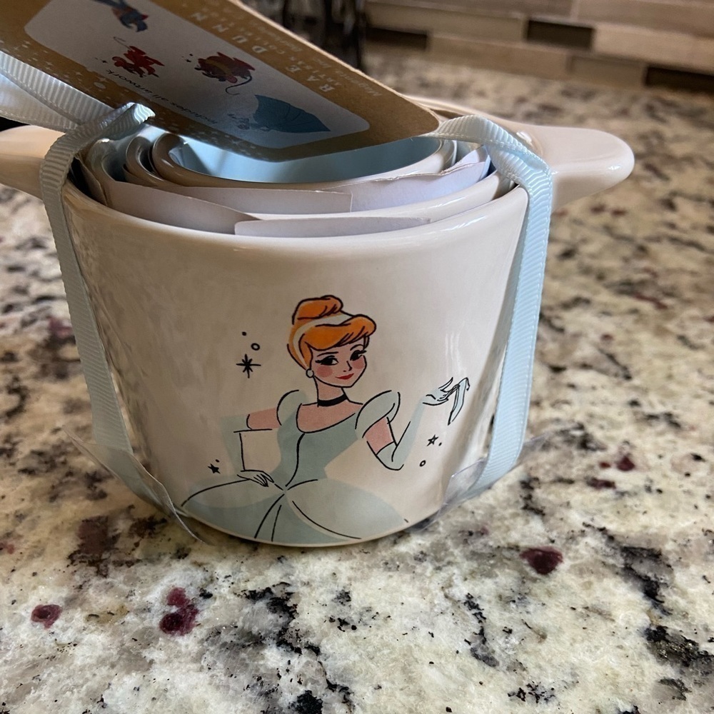 NWT Rae Dunn Cinderella Measuring Cups Animals Friend